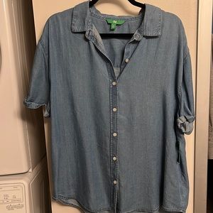 Never worn “denim” button up short sleeve